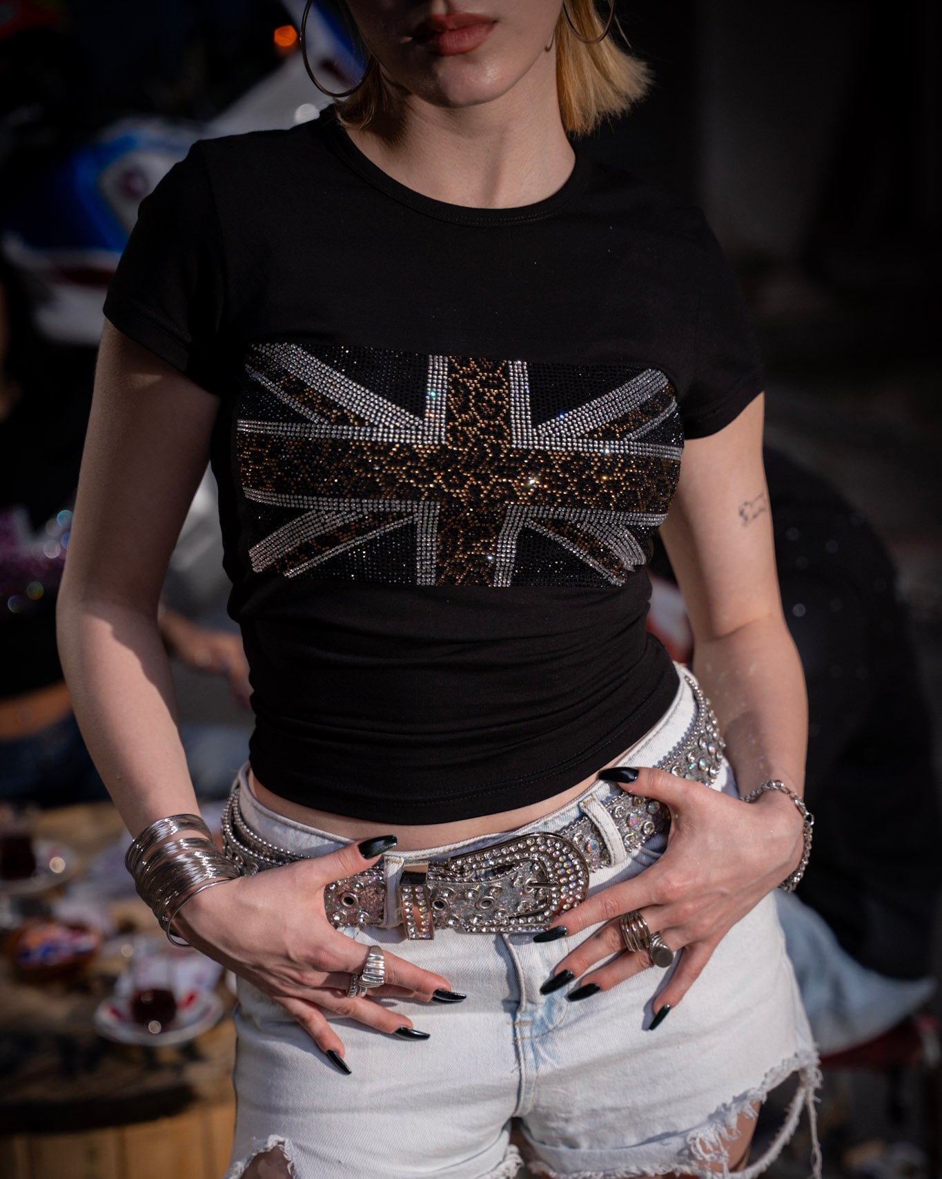 İngiltere Leoparlı Crystal Tee-Brown Sheen Studios®
