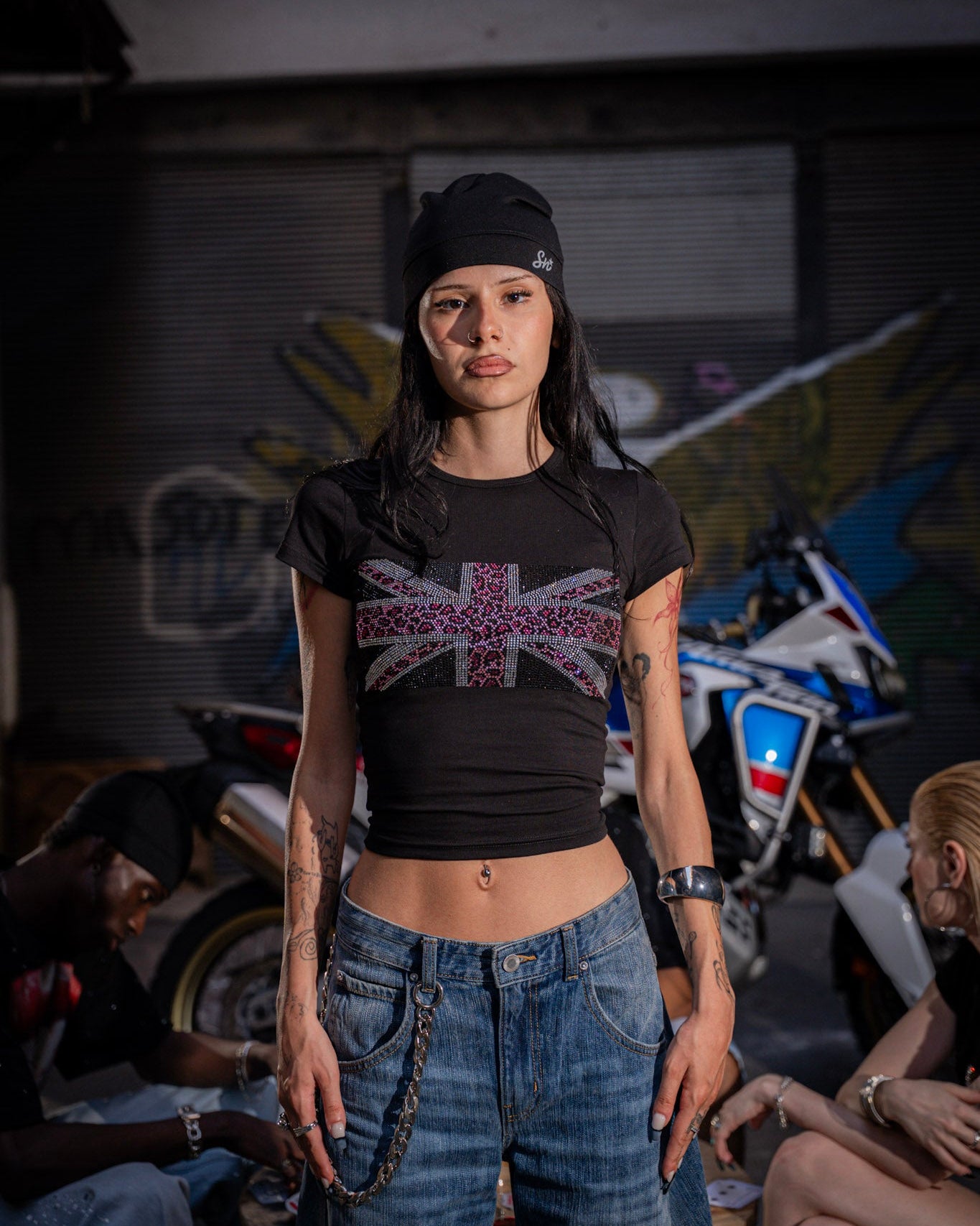 İngiltere Leoparlı Crystal Tee-Pink Sheen Studios®