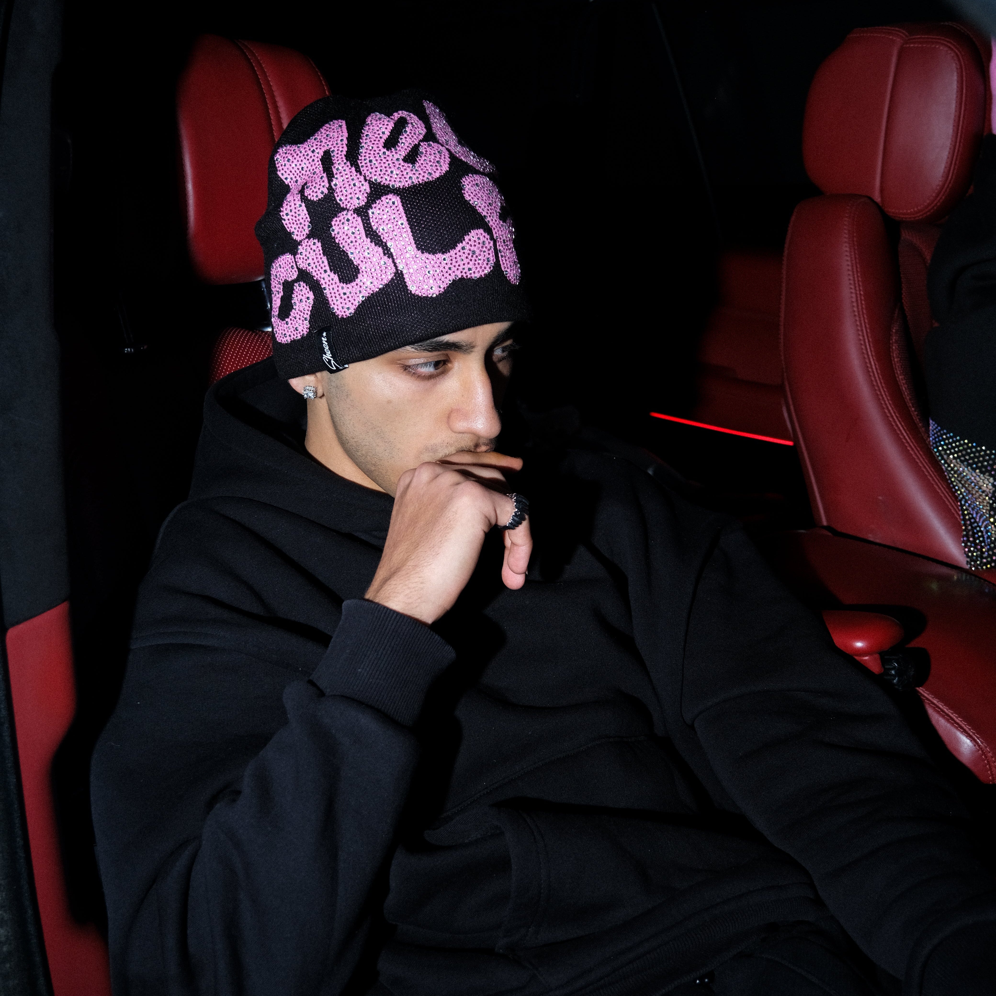Y2k Mea Culpa Crystal Beanie Pembe W1 – Sheen Studios®