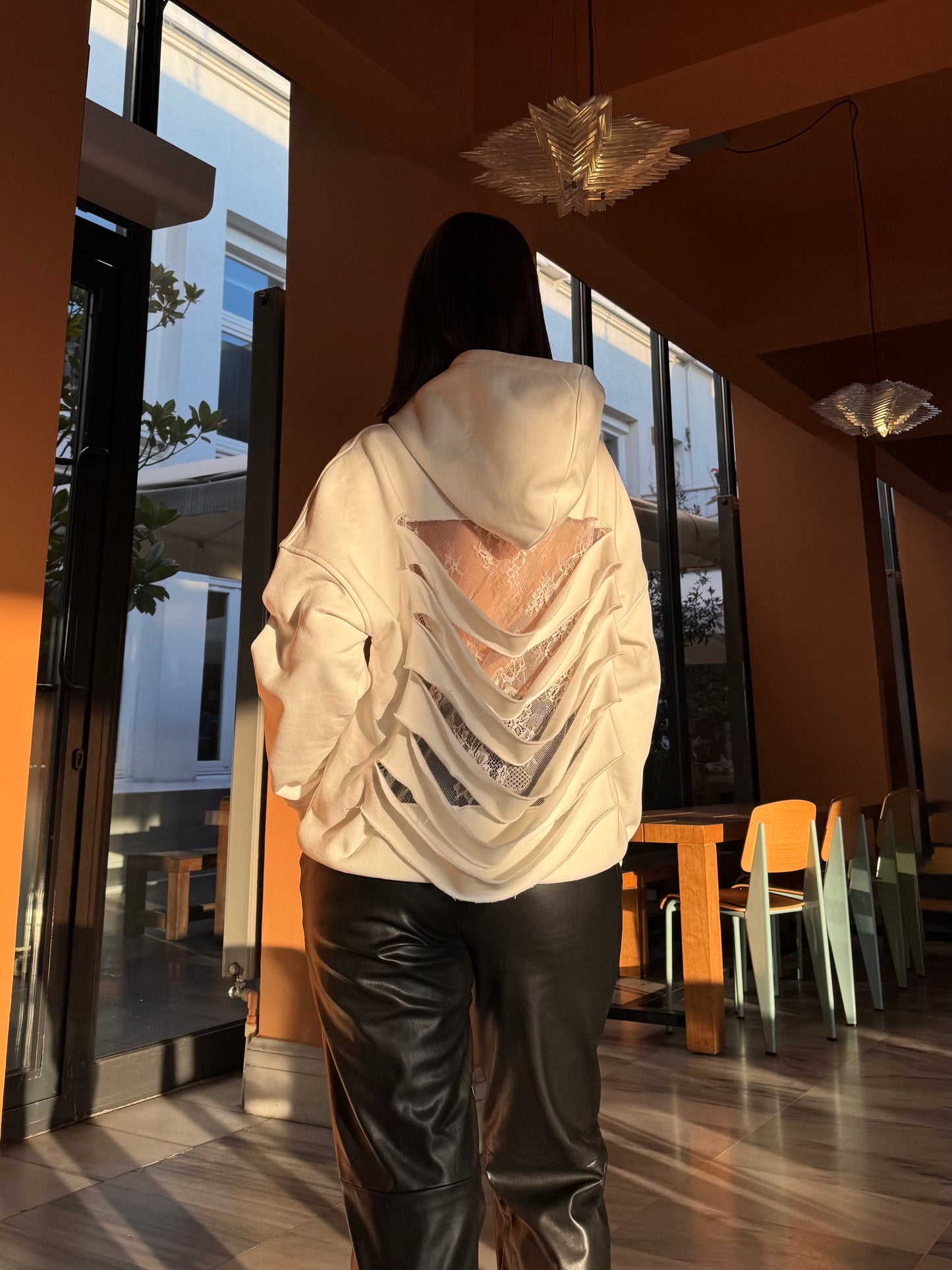 BACK CUT DANTEL HOODİE