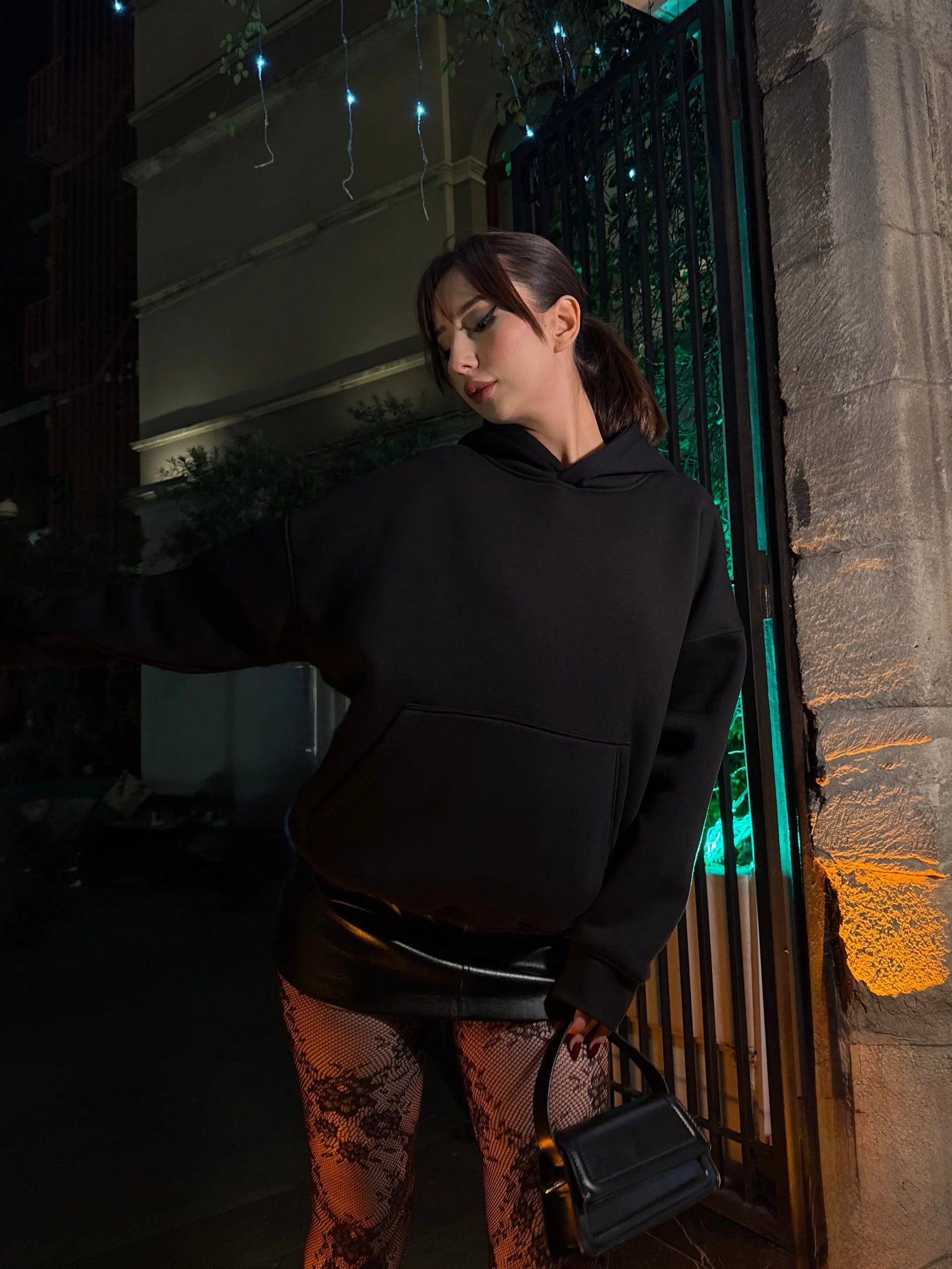 BACK CUT DANTEL HOODİE Sheen Studios®