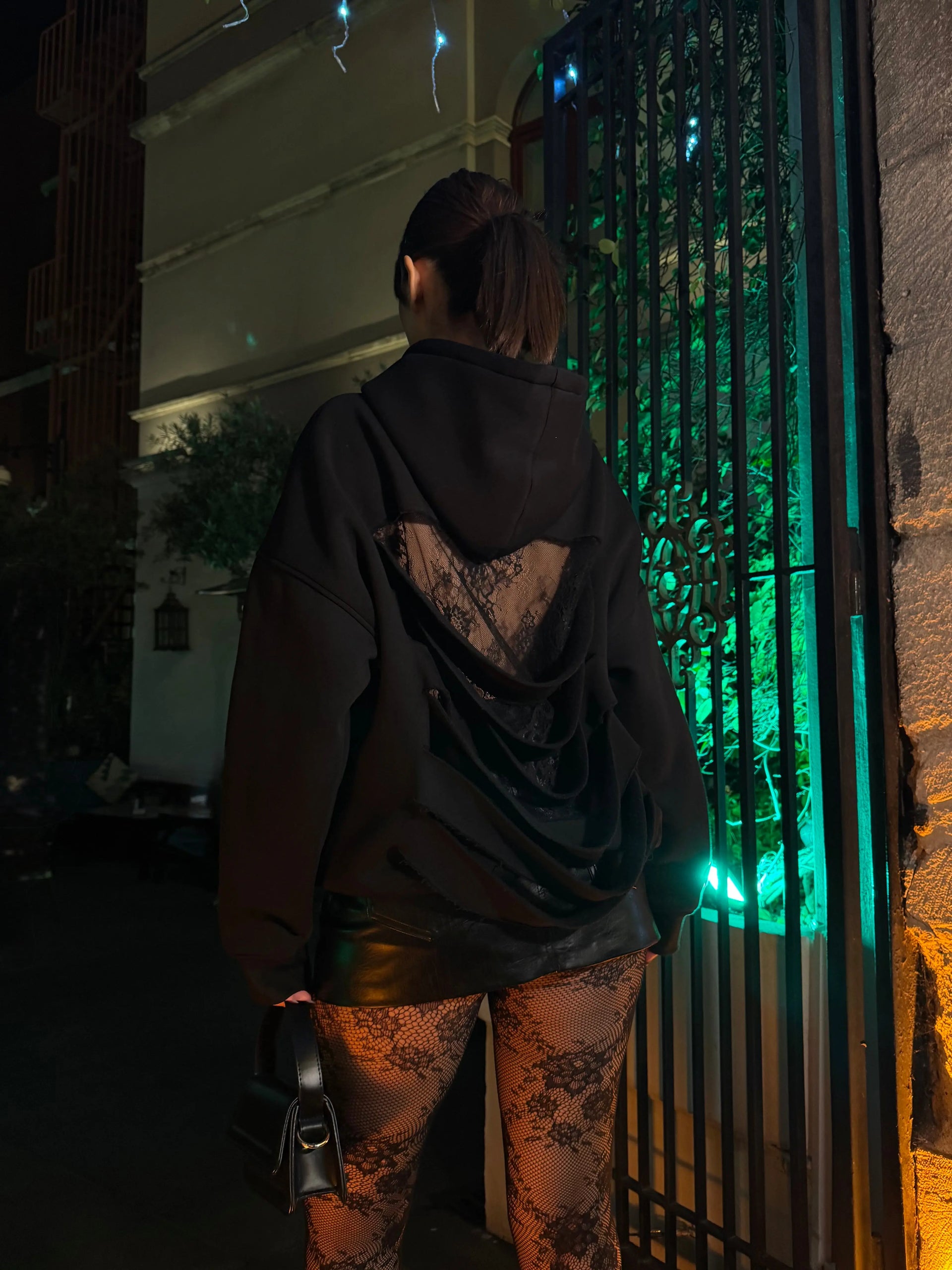 BACK CUT DANTEL HOODİE Sheen Studios®